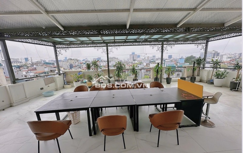 VP cao cấp thông sàn, 250m2/sàn, đóng 3 cọc 1 tại Trung Phụng, Đống Đa