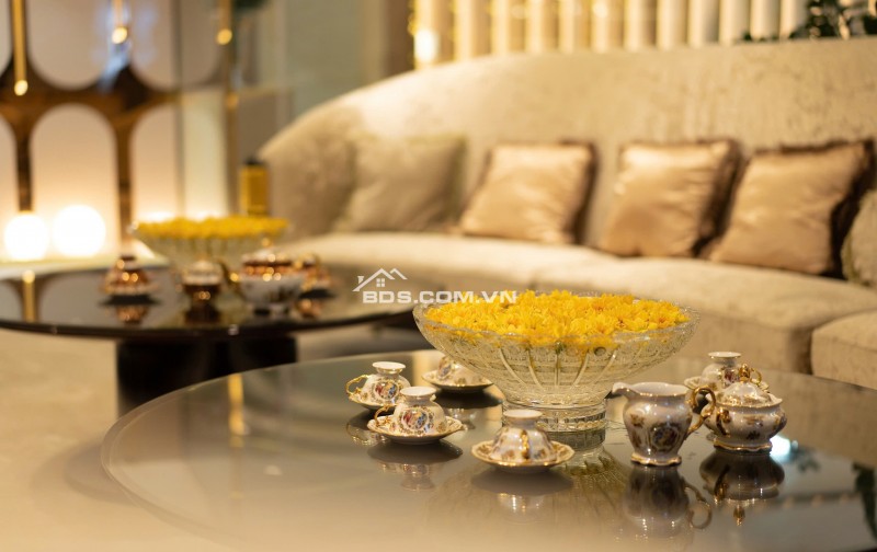 VP cao cấp thông sàn, 250m2/sàn, đóng 3 cọc 1 tại Trung Phụng, Đống Đa