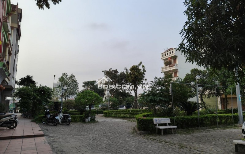 Căn góc - Khu phân lô Tái Định cư - mặt đường Tam Trinh. Nhà View Công Viên Mini, Hồ điều hòa. Giá 14,5 Tỷ