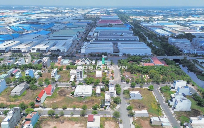 Bán gấp miếng đất thổ cư 125m2 ở Đức Hòa Long An giá 1 tỉ 865tr