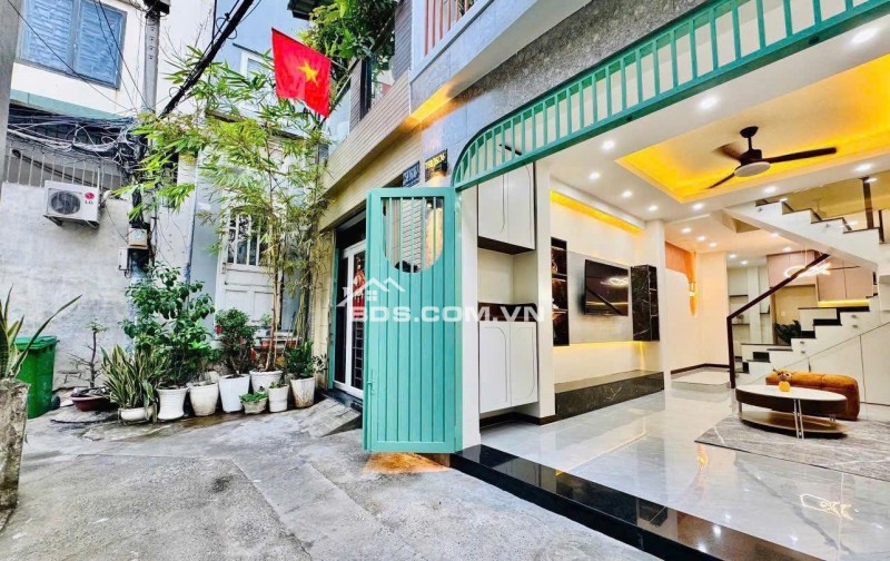 NGAY ĐH HUTECH - UNG VĂN KHIÊM P25 BT - 41m2 (3.7 x 11) VUÔNG A4 - HẺM 3.5M - 3 TẦNG - 3PN SÂN THƯỢNG - TẶNG FULL NỘI THẤT
