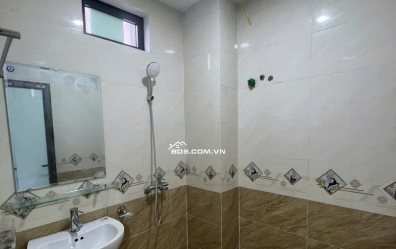 Bán Nhà Lĩnh Nam 31m 5 Tầng 4 Phòng Xây Mới Giá 5.95Tỷ Sổ Chính Chủ