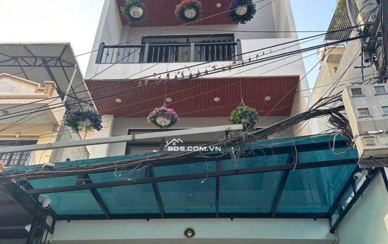 Chính chủ cho thuê nhà diện tích lên tới 290 m2, 3 tầng mới xây dc 6 tháng, oto tránh trước nhà, đỗ vào nhà oto 7 chỗ , giá 30tr/1 tháng