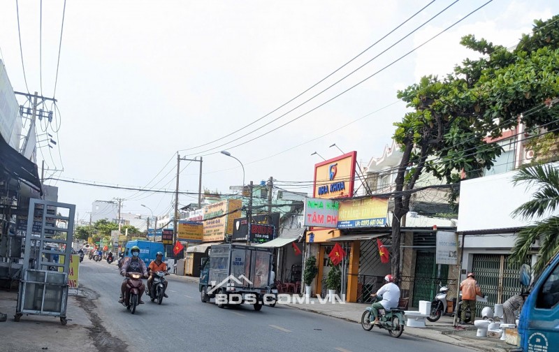 Bán nhà MTKD Bình Long 4x27m.  Nhà 1 lầu ok. Giá 14.8 Tỷ, Tân Phú, Khu kinh doanh xầm uất.