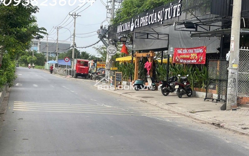 GIẢM SỐC CHO LÔ ĐẤT MẶT TIỀN THẠNH LỘC 13, 4.2X25M, SÁT UỶ BAN PHƯỜNG