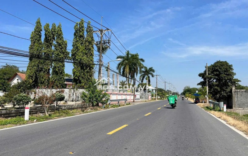Bán lô đất mặt tiền Tỉnh Lộ 7, ngay chợ lô 6. 5x30 full thổ, 2 tỷ 450 thương lượng.