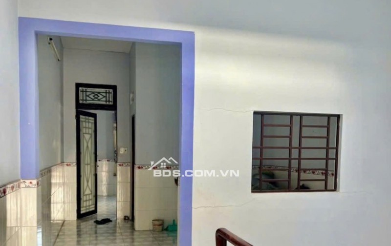 Bán gấp cái nhà 1 lầu ở gần THCS Tân Phú Trung Củ Chi dt 146m2 665 TRIỆU, Sổ hồng riêng sang tên.