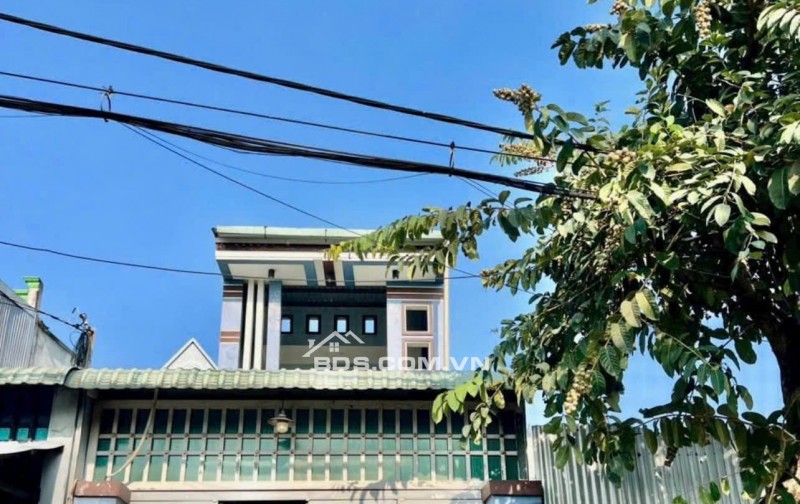 Bán gấp cái nhà 1 lầu ở gần THCS Tân Phú Trung Củ Chi dt 146m2 665 TRIỆU, Sổ hồng riêng sang tên.