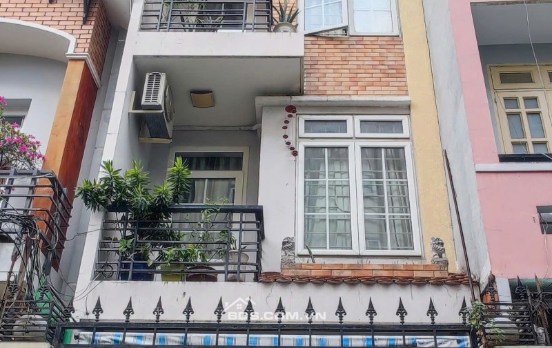 Bán gấp nhà 4 tầng mới xây. 49m2. Hẻm xe hơi Nguyễn Trãi, Q5. Đoạn 2 chiều - 8,9 tỷ