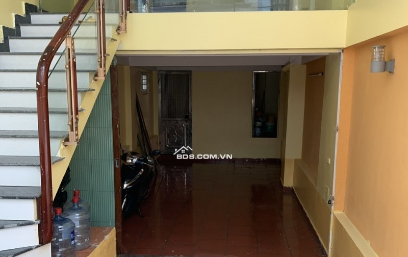 Cho thuê văn phòng tầng 1- 40 m2 tại Mễ Trì Thượng, đường ô tô tránh