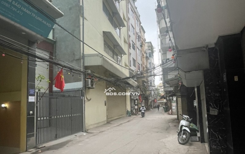Cho thuê văn phòng tầng 1- 40 m2 tại Mễ Trì Thượng, đường ô tô tránh