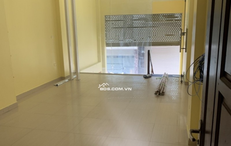 Cho thuê văn phòng tầng 1- 40 m2 tại Mễ Trì Thượng, đường ô tô tránh