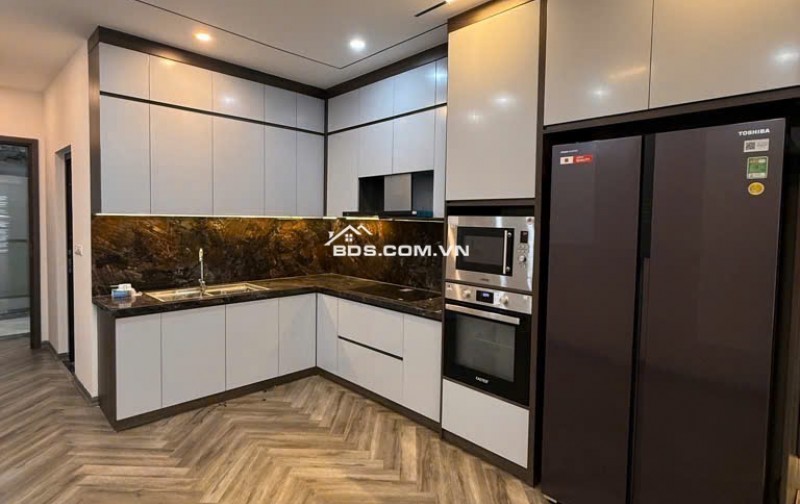Mặt  phố Bảo Linh – Phúc Tân, 70m 5tầng thang máy 23.5 tỷ.