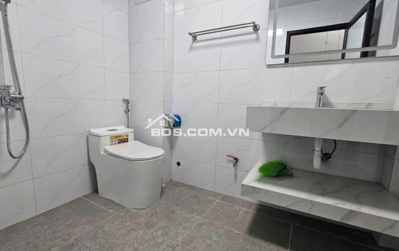 LÔ GÓC TRUNG TÂM VĂN QUÁN, NGÕ RỘNG VF3 ĐỖ CỬA, Ô CHỜ THANG MÁY MINI, NHỈNH 7 TỶ