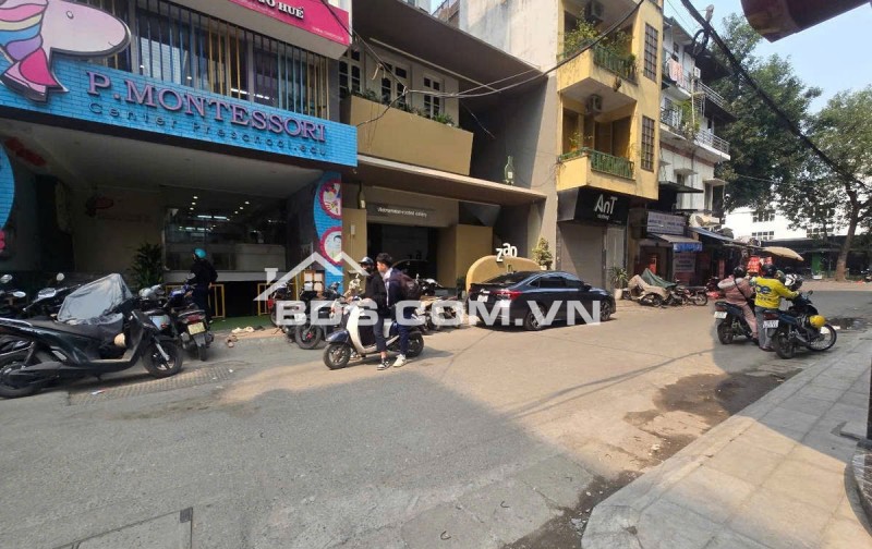 BÁN NHÀ MẶT PHỐ HUẾ, HAI BÀ TRƯNG. 132M2 MT 8M GIÁ 56 TỶ- MẢNH ĐẤT VÀNG GIỮA PHỐ CỔ CÒN SÓT LẠI- NGÕ TO NHƯ PHỐ Ô TÔ TRÁNH NHAU- KINH DOANH ÁC LIỆT -