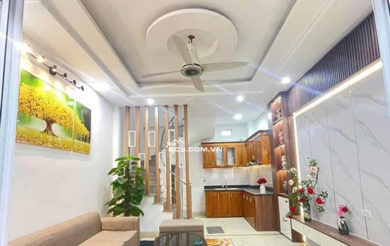 Bán Nhà Đông Thiên Lĩnh Nam 30m 5 Tầng 4 Ngủ Nhà Mới Giá 4.1 Tỷ Sổ Chung