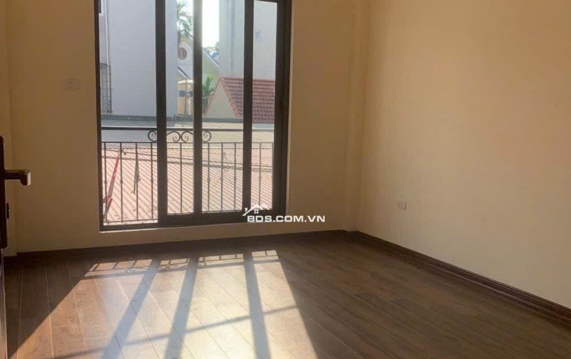 BÁN NHÀ CỔ LINH, ĐÀM QUANG TRUNG, GẦN TTTM AEON, NGÕ THÔNG, Ô TÔ ĐỖ CỬA, 5 TẦNG, XÂY MỚI.
