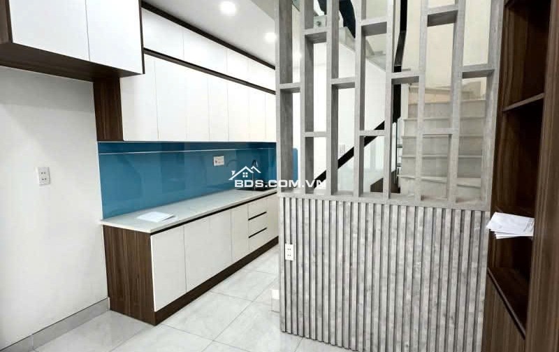 Siêu phẩm dòng tiền 1,2 tỷ/năm. 8x12m. 4 tầng đường Thành Thái, Q10 - 17 tỷ thương lượng