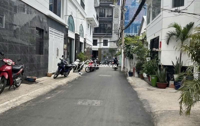Siêu phẩm dòng tiền 1,2 tỷ/năm. 8x12m. 4 tầng đường Thành Thái, Q10 - 17 tỷ thương lượng