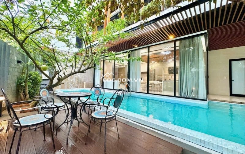 Villa lô góc ,hồ bơi - Ngay cổng sân bay - Giá 22 tỷ .