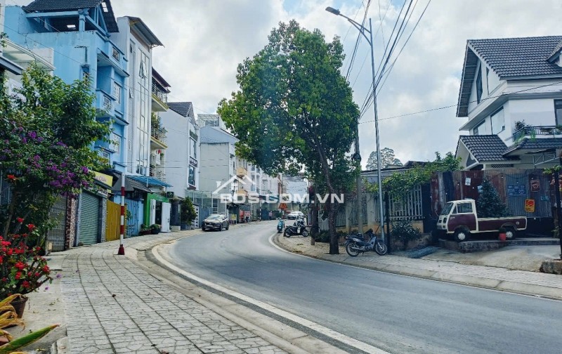 Chính chủ tôi cần bán nhanh (hoặc cho thuê) lô đất đẹp ngay trung tâm Đà Lạt, phường 3, đường Tô Hiến Thành