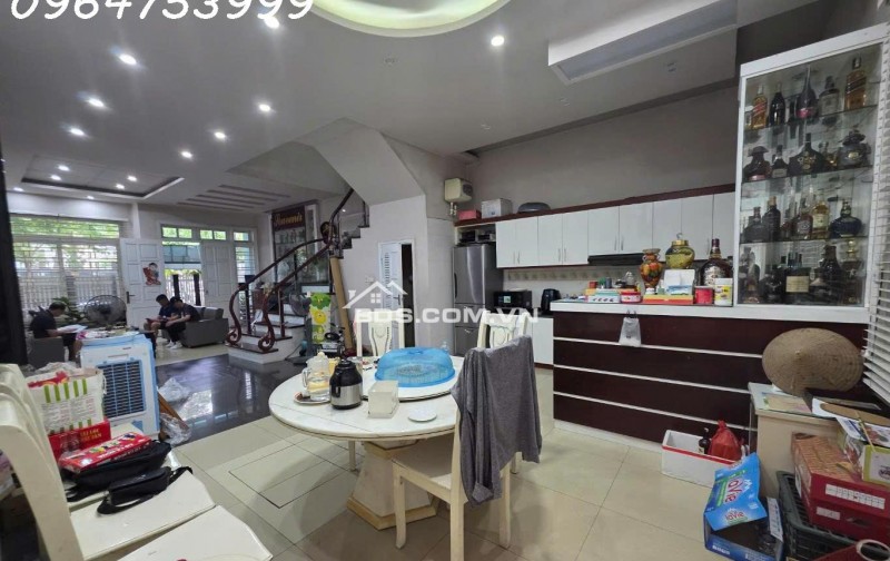 Bán nhà 4 tầng, 150m², Huỳnh Văn Nghệ, Long Biên - 39 tỷ