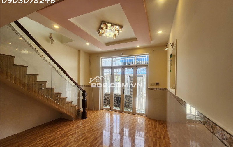 Cần bán nhà Vĩnh Hòa giá 3ty980 đường ô tô tránh nhau cách biển 700m