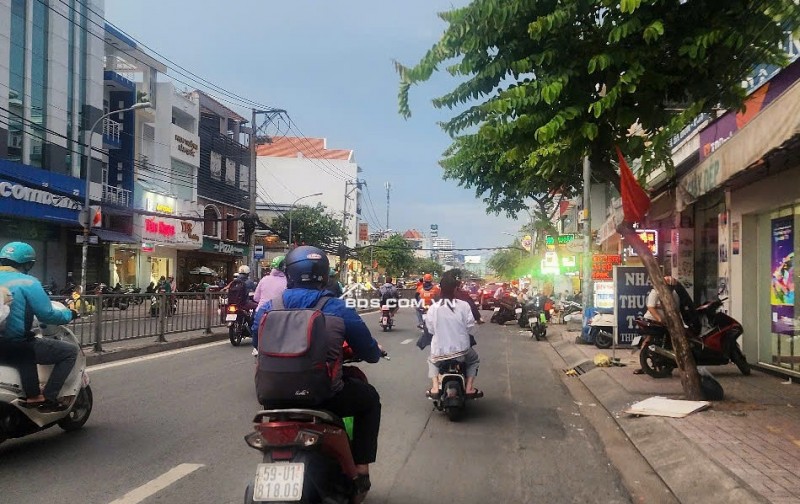 NHÀ NỞ HẬU TÀI LỘC – VỪA Ở VỪA KINH DOANH – NGAY AEON MALL BÌNH TÂN DT 200M2 CHỈ 16 TỶ