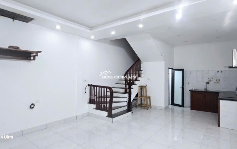 Bán Nhà Tam Trinh Xây Mới 2 Tầng 2 Phòng Ngủ Giá 2.68 Tỷ Nhà Chưa Sổ
