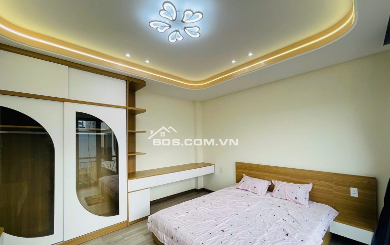 Cần bán nhà Gò Vấp, ngang 4,6m, 5 tầng, hẻm gần 4m, chỉ 5 tỷ xíu