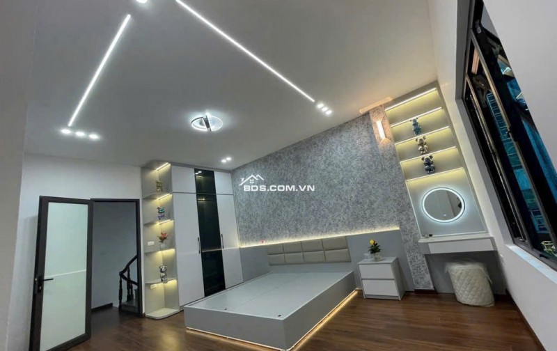 NHÀ MỚI Ở NGAY - NGÕ THÔNG OTO ĐI QUA -KINH DOANH -FULL NỘI THẤT - SỔ ĐẸP NHƯ HOA HẬU