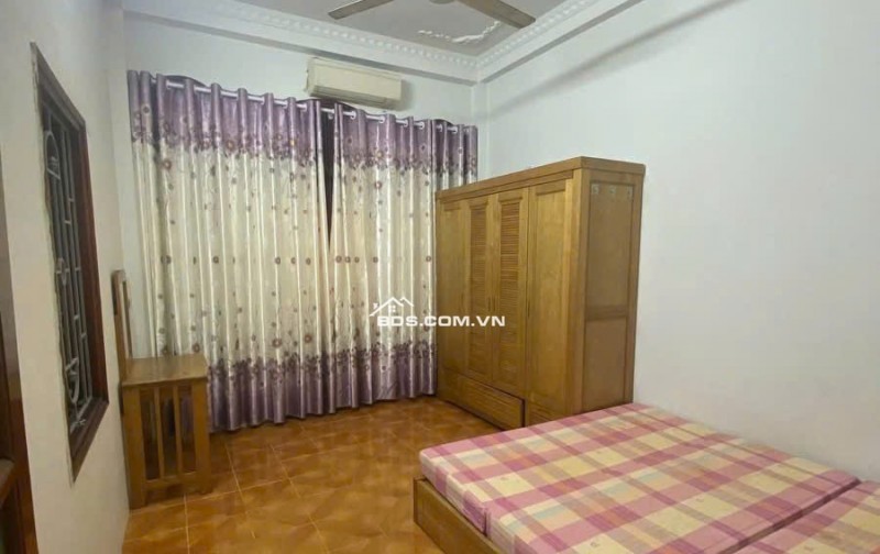 Bán nhà Xuân Thủy - 45m2 , mặt ngõ thông kinh doanh, lô góc, oto qua nhà