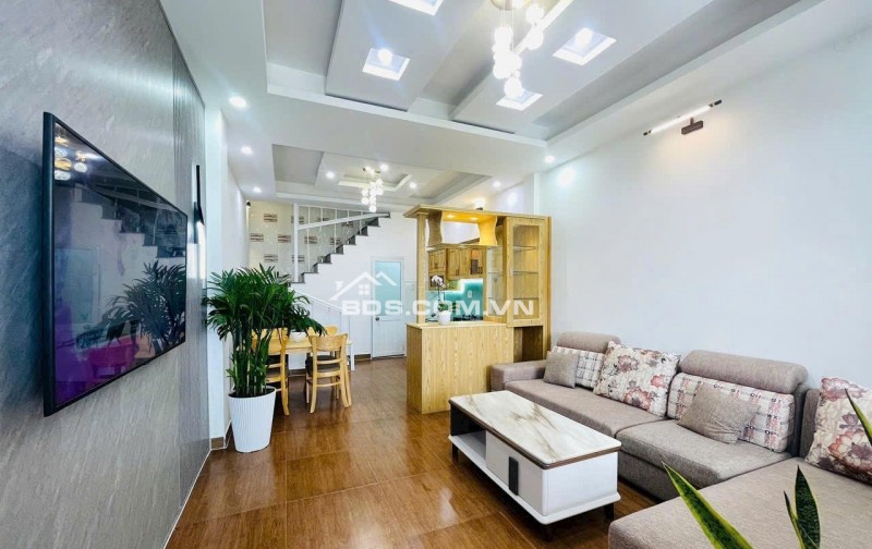 NHÀ ĐẸP SỔ XÂY DỰNG NHƯ TRONG HÌNH TẠI CAO THẮNG P7 ĐÀ LẠT, cách chợ Ngô Quyền chỉ 400m