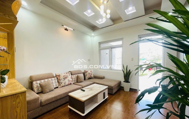 NHÀ ĐẸP SỔ XÂY DỰNG NHƯ TRONG HÌNH TẠI CAO THẮNG P7 ĐÀ LẠT, cách chợ Ngô Quyền chỉ 400m
