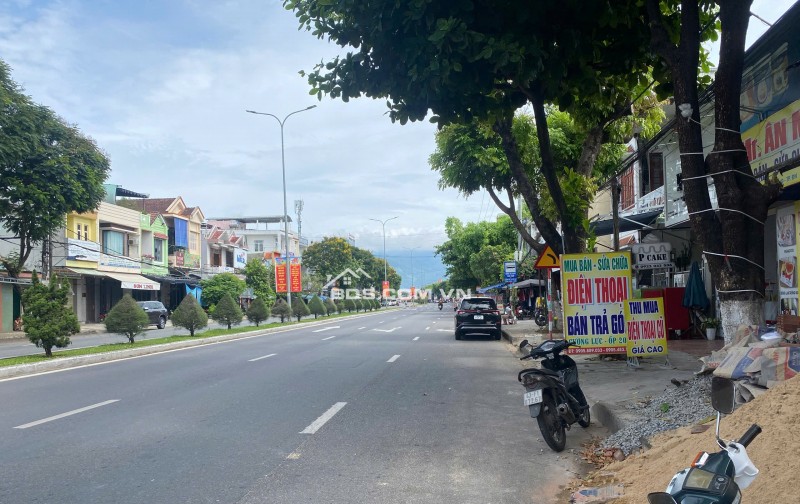 BÁN NHÀ CÁCH BIỂN XUÂN THIỀU 500M, DT 150M2 (2 TẦNG) SHR CHỈ 4.5 TỶ. LH:0909623435.