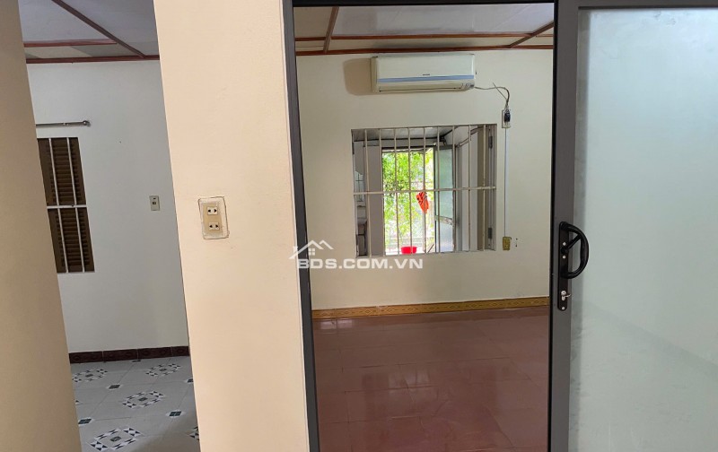 BÁN NHÀ CÁCH BIỂN XUÂN THIỀU 500M, DT 150M2 (2 TẦNG) SHR CHỈ 4.5 TỶ. LH:0909623435.
