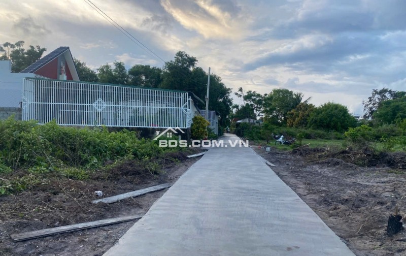 Bán đất 1 sẹc Đinh Bộ Lĩnh xã Tân Phước thị xã Lagi phủ hồng toàn bộ lên thổ cư được ngay