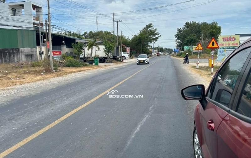 Bán đất đường Tôn Đức Thắng xã Tân Phước Thị xã Lagi cách biển 2.2 km