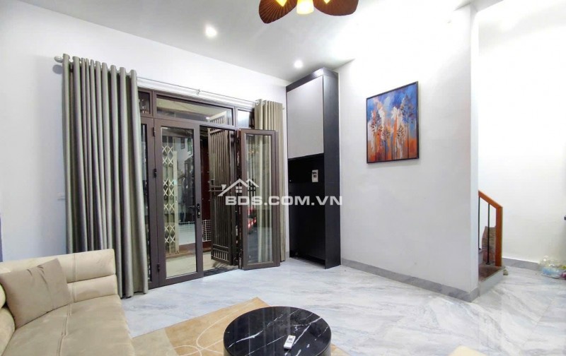 Bán nhà Phố Đại La – 39m² x 4 Tầng – Ngõ Nông, nhà đẹp, giá tốt 7,45 Tỷ