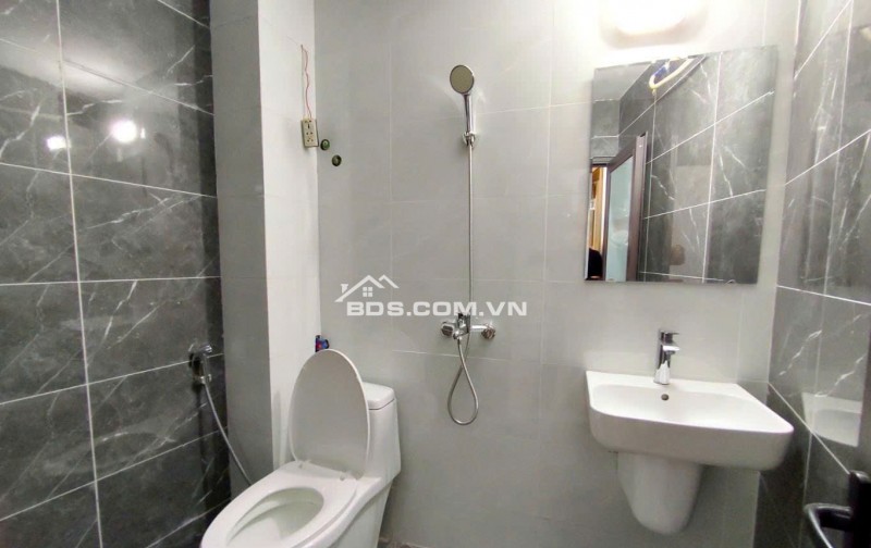 Bán nhà Phố Đại La – 39m² x 4 Tầng – Ngõ Nông, nhà đẹp, giá tốt 7,45 Tỷ