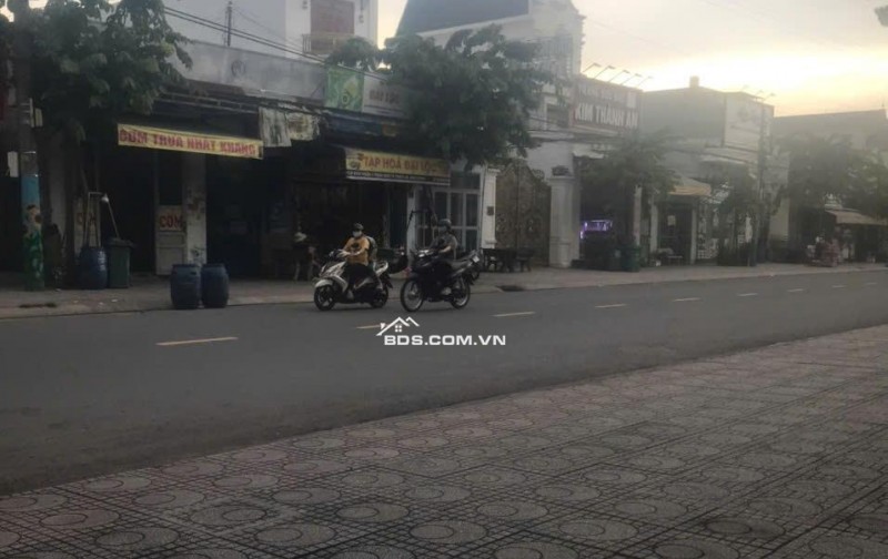 Sang gấp mặt bằng đang kinh doanh quán phở tại Đường D8, Thuận Giao , Thuận An, Bình Dương
