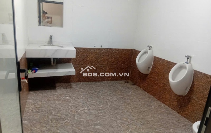 Văn phòng, kho Xuân Đỉnh 140m2 thang máy giá 12tr/th