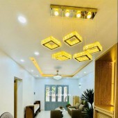 Nhà Đẹp Ở Luôn Phố 8/3, Hai Bà Trưng 50/70m, mt 5m, giá 5.18 tỷ.