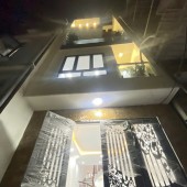 5.85 tỷ nhà Ngọc hồi, Thanh Trì, 50m2 xây 4 tầng , ô tô tới của - ô chờ thang máy.