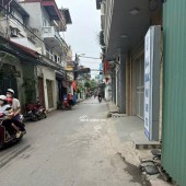 Chủ nhà cần tiền nên mới bán gấp nhà mặt đường Đông Mỹ- Thanh Trì, mt rộng, kinh doanh đỉnh.
