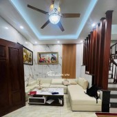 Cần bán nhà đẹp tự xây khu vực Cầu Giấy
