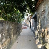 Mảnh đất không có số, ĐC tạm đánh số 11E nằm bên trong cổng của cả thửa số 11 đi vào, mảnh nhà mình trong cùng, đi qua 3 cái nhà đang xây. , ,