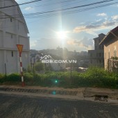 Chính chủ tôi cần bán nhanh (hoặc cho thuê) lô đất đẹp ngay trung tâm Đà Lạt, phường 3, đường Tô Hiến Thành