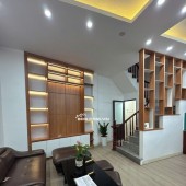 Bán nhà phố Trạm - 36m² x 5 tầng, mặt tiền 6m, vị trí đẹp, giá chỉ 6,1 tỷ!