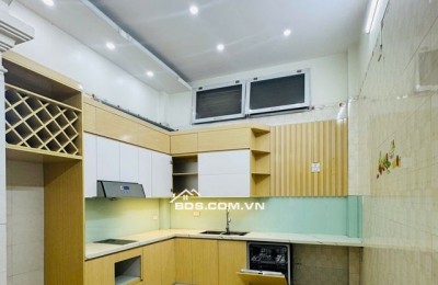 Bán gấp nhà Mỹ Đình – Lô Góc – Ô tô đỗ cửa – 36m2 – 5 Tầng – MT 4.1m – Giá chỉ 8 tỷ